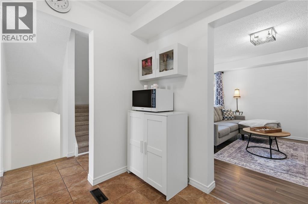 125 SEKURA Crescent Unit# 19 thumbnail 10