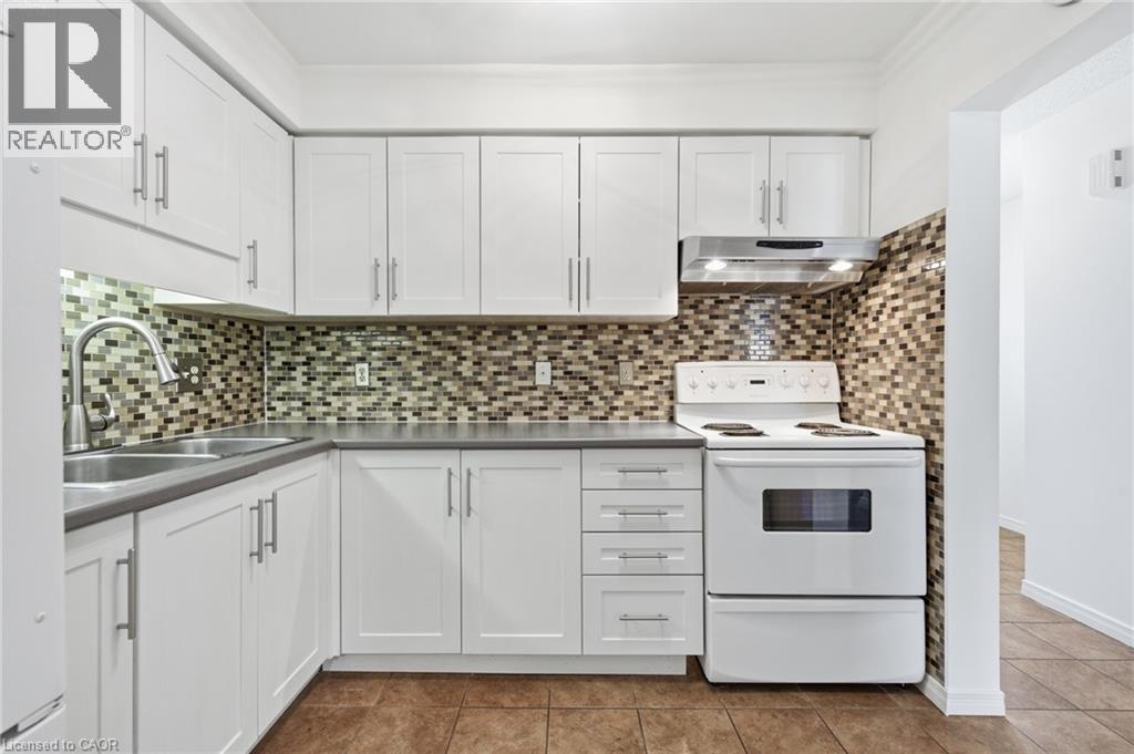 125 SEKURA Crescent Unit# 19 thumbnail 9