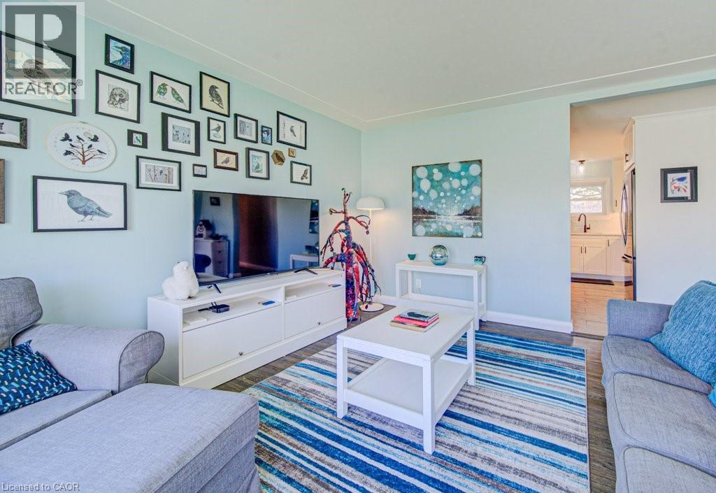 549 DUNBAR Road thumbnail 11