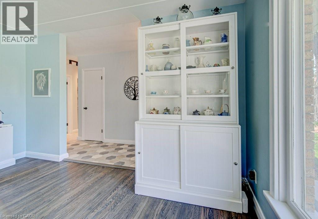 549 DUNBAR Road thumbnail 12