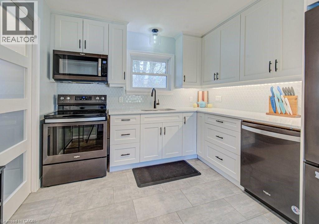 549 DUNBAR Road thumbnail 14