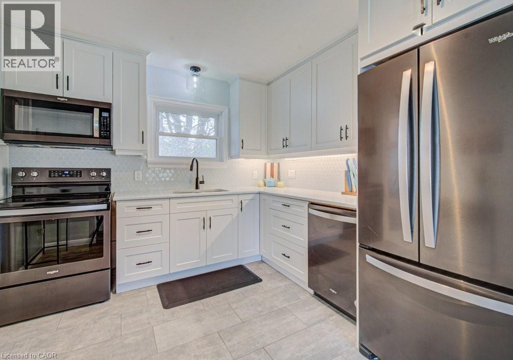 549 DUNBAR Road thumbnail 18