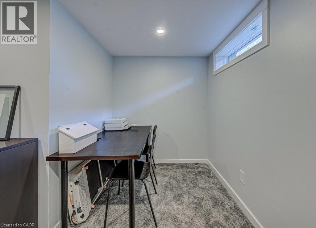 549 DUNBAR Road thumbnail 34