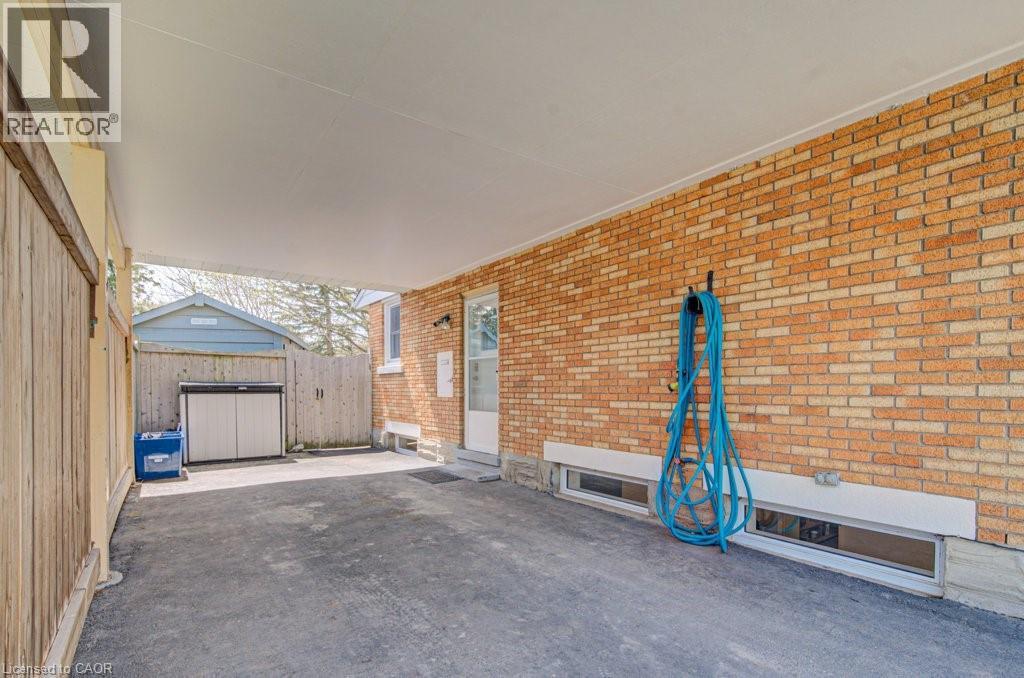 549 DUNBAR Road thumbnail 5