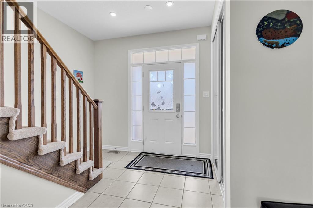 661 DOON SOUTH Drive thumbnail 3