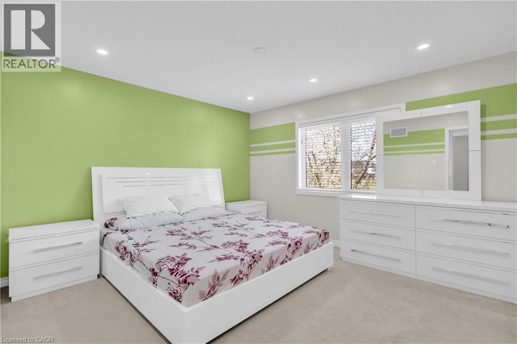 661 DOON SOUTH Drive thumbnail 28