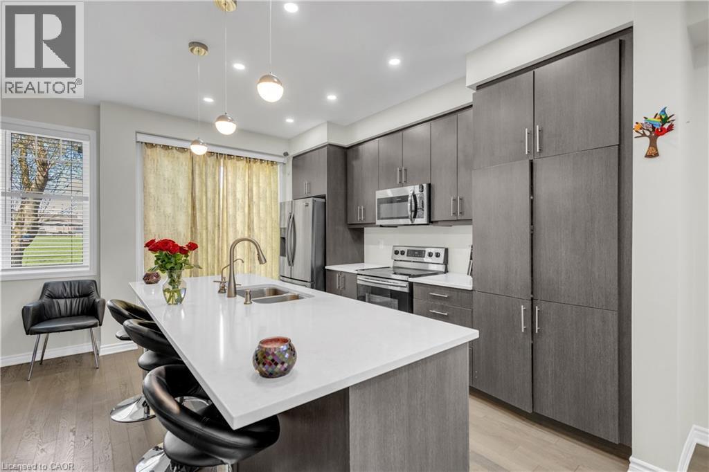 661 DOON SOUTH Drive thumbnail 5