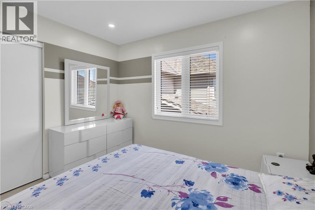 661 DOON SOUTH Drive thumbnail 22