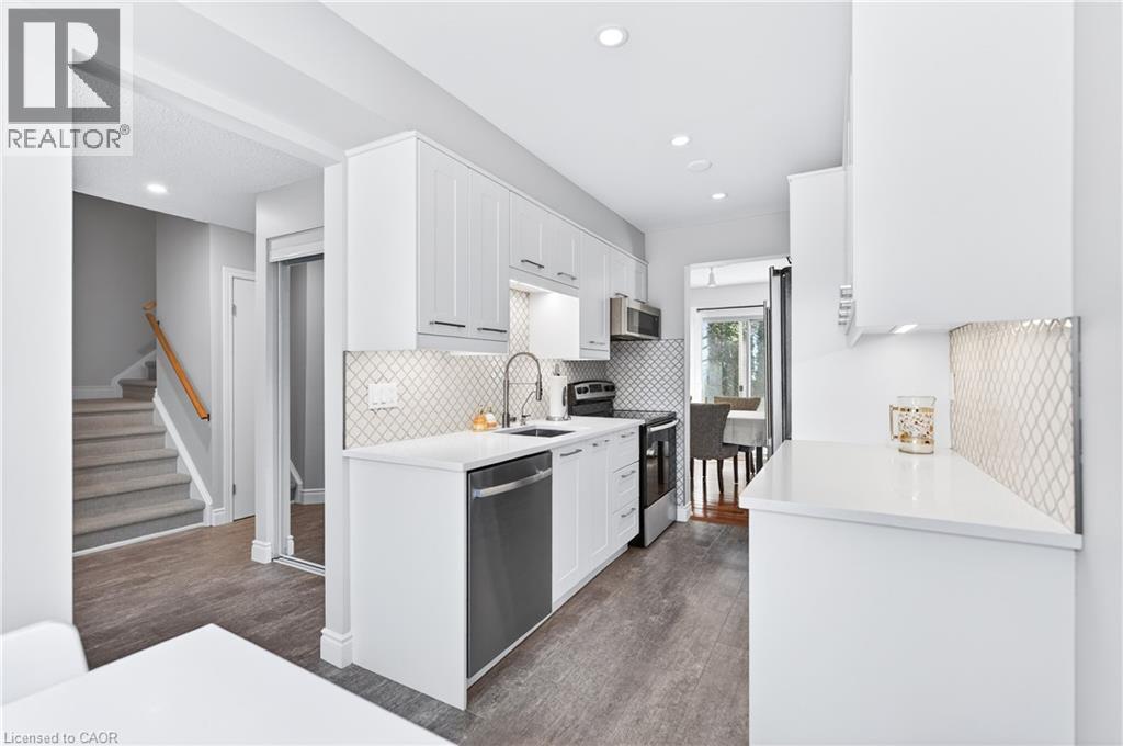 375 KINGSCOURT Drive Unit# 20 thumbnail 11