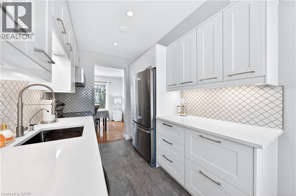 375 KINGSCOURT Drive Unit# 20 thumbnail 14