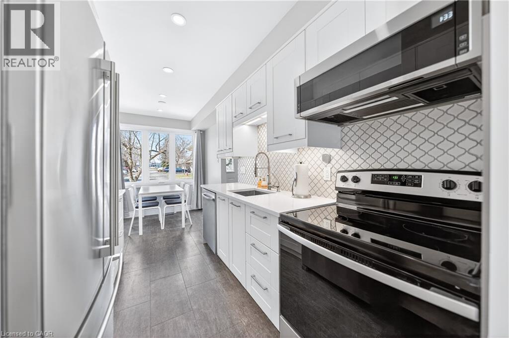 375 KINGSCOURT Drive Unit# 20 thumbnail 16