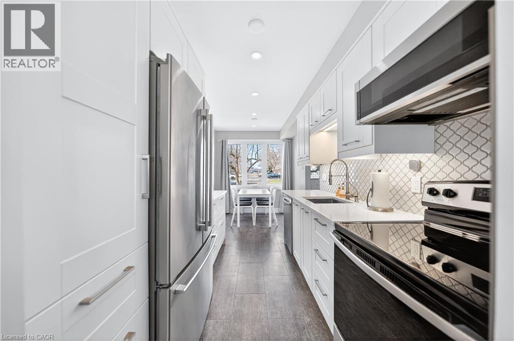 375 KINGSCOURT Drive Unit# 20 thumbnail 17