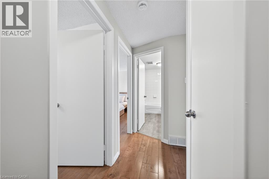 375 KINGSCOURT Drive Unit# 20 thumbnail 27