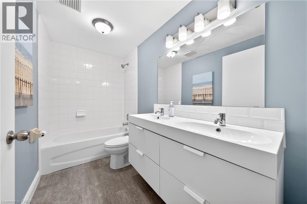 375 KINGSCOURT Drive Unit# 20 thumbnail 32