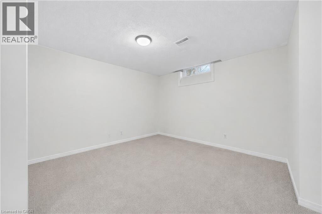 375 KINGSCOURT Drive Unit# 20 thumbnail 33