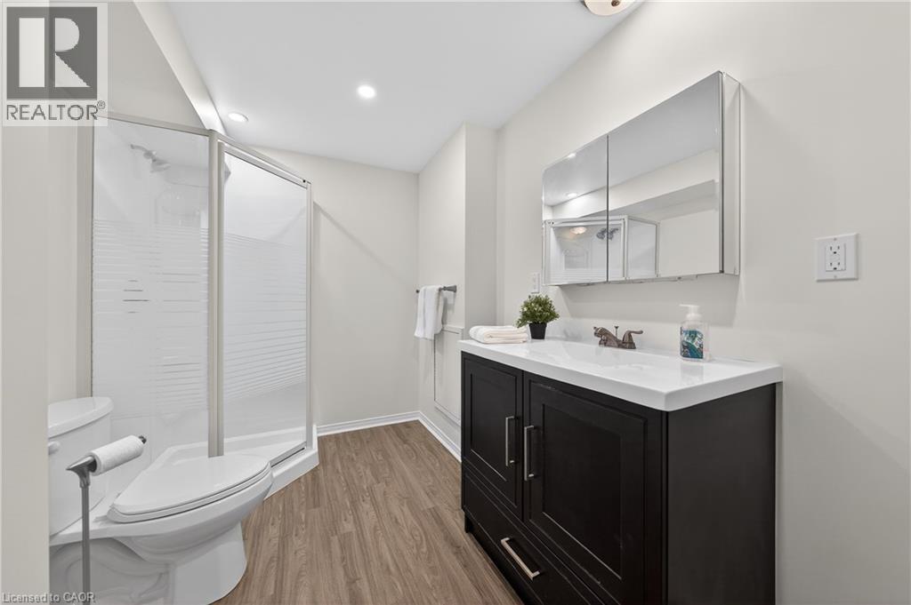 375 KINGSCOURT Drive Unit# 20 thumbnail 34