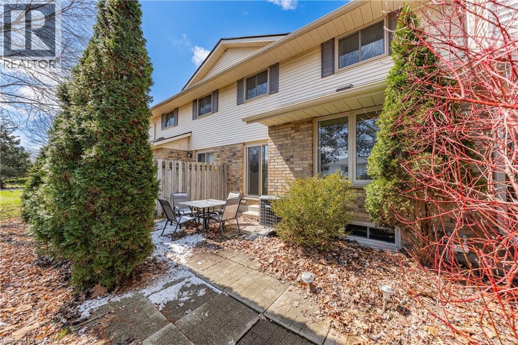 375 KINGSCOURT Drive Unit# 20 thumbnail 36