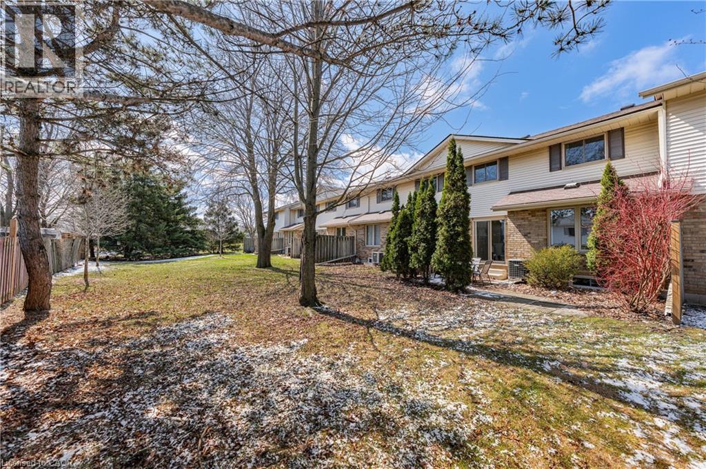 375 KINGSCOURT Drive Unit# 20 thumbnail 38