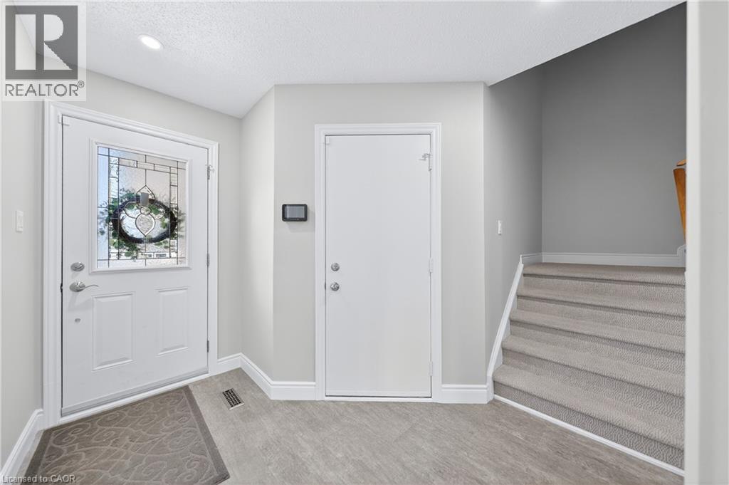 375 KINGSCOURT Drive Unit# 20 thumbnail 4