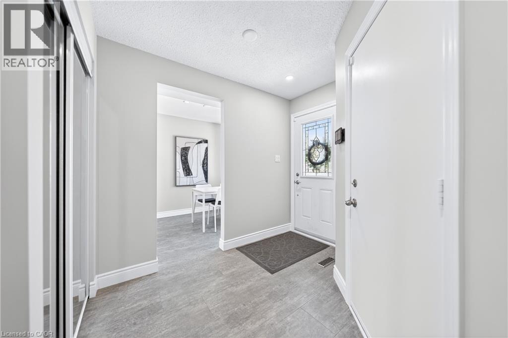 375 KINGSCOURT Drive Unit# 20 thumbnail 6