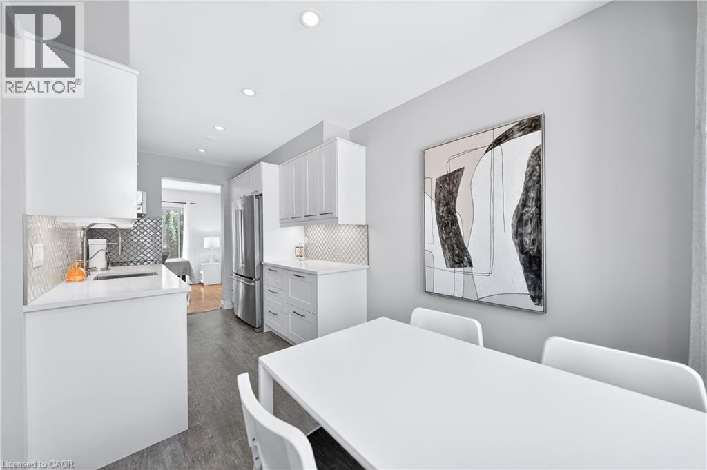 375 KINGSCOURT Drive Unit# 20 thumbnail 9