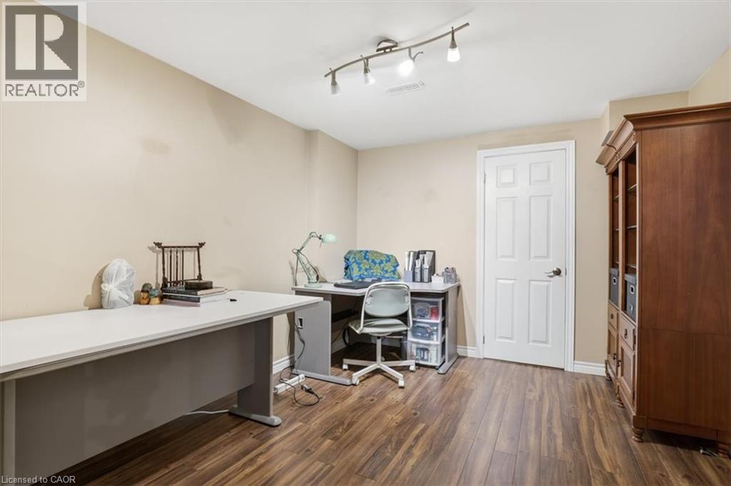 113 GLENECHO Court thumbnail 35