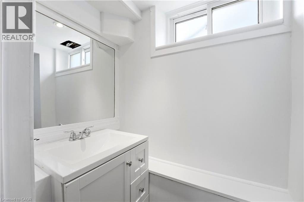 1110 EAGLE Street N thumbnail 14