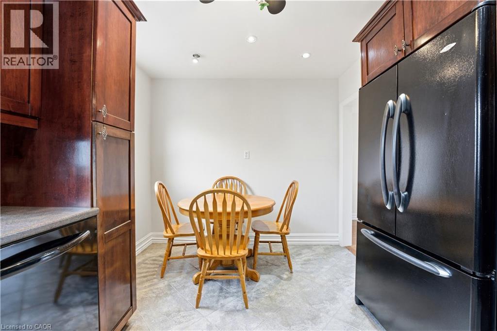 1110 EAGLE Street N thumbnail 7