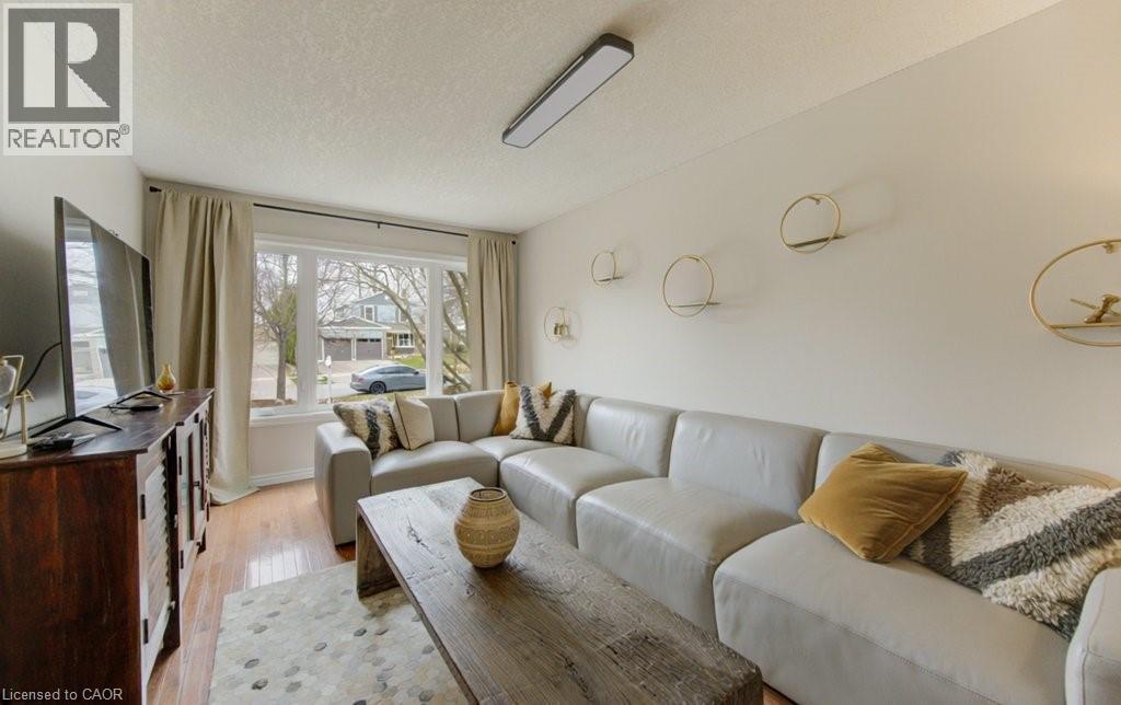 15 DEERWOOD Crescent thumbnail 5