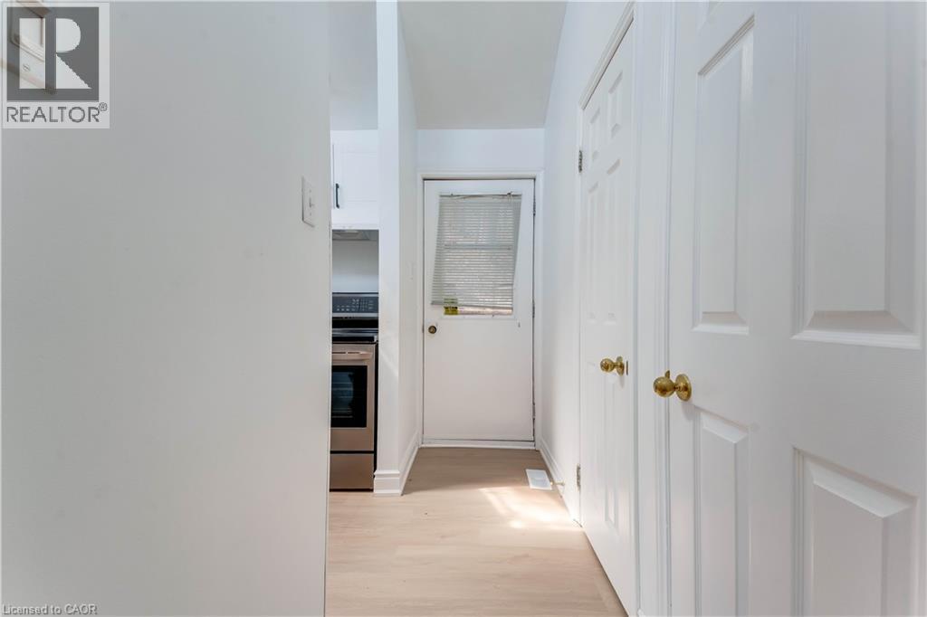 530 FOUNTAIN Street S thumbnail 3