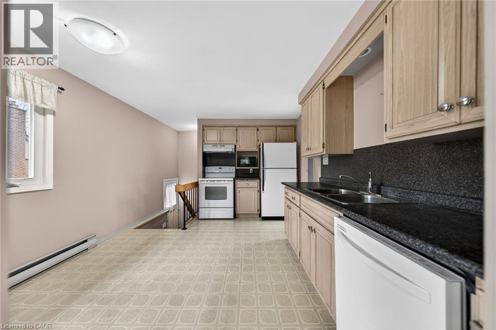 232 SALISBURY Avenue thumbnail 16