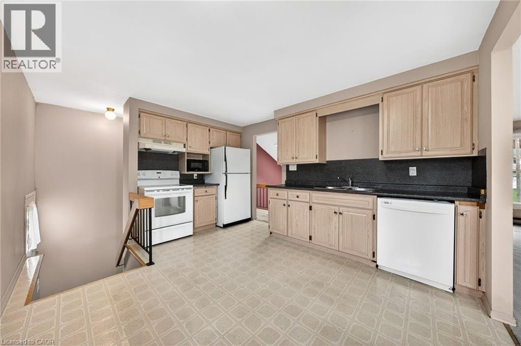 232 SALISBURY Avenue thumbnail 18