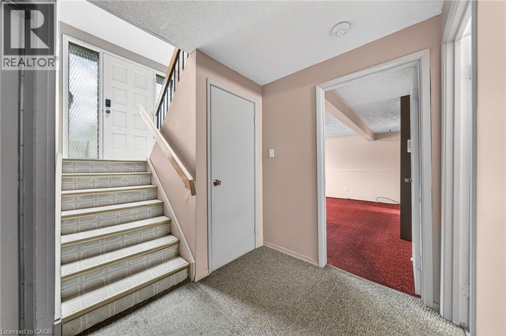 232 SALISBURY Avenue thumbnail 32