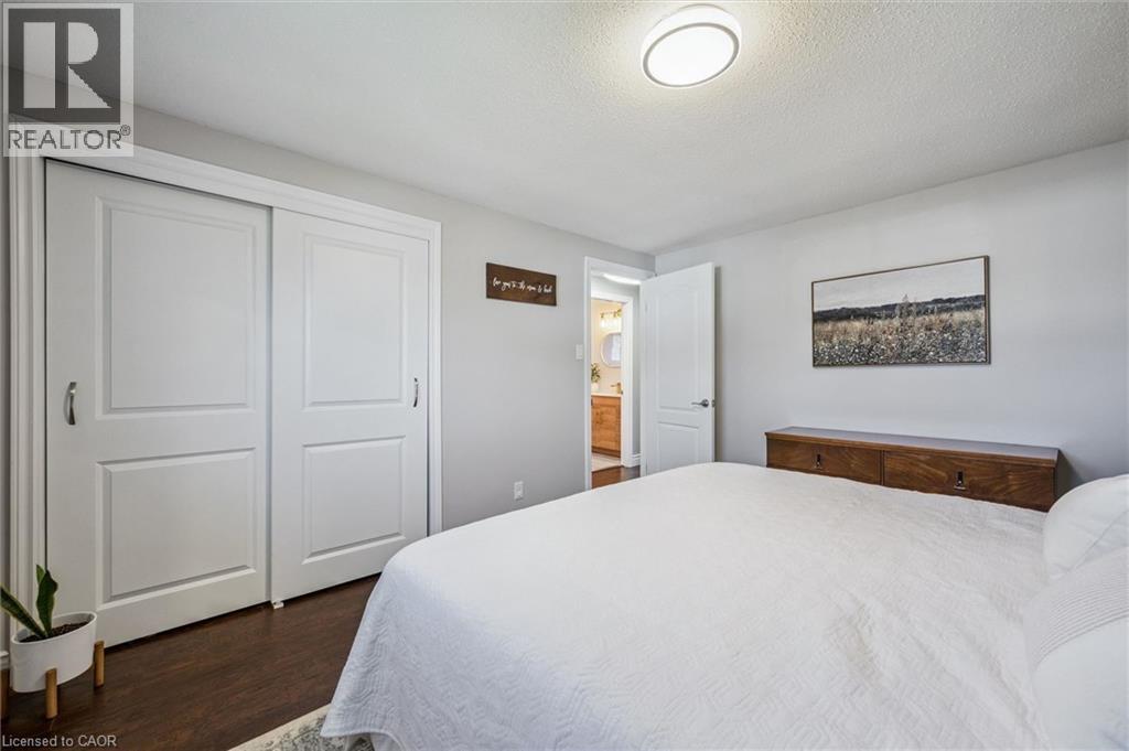 137 CEDAR CREST Street thumbnail 18