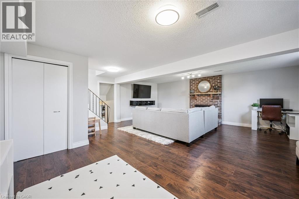 137 CEDAR CREST Street thumbnail 25