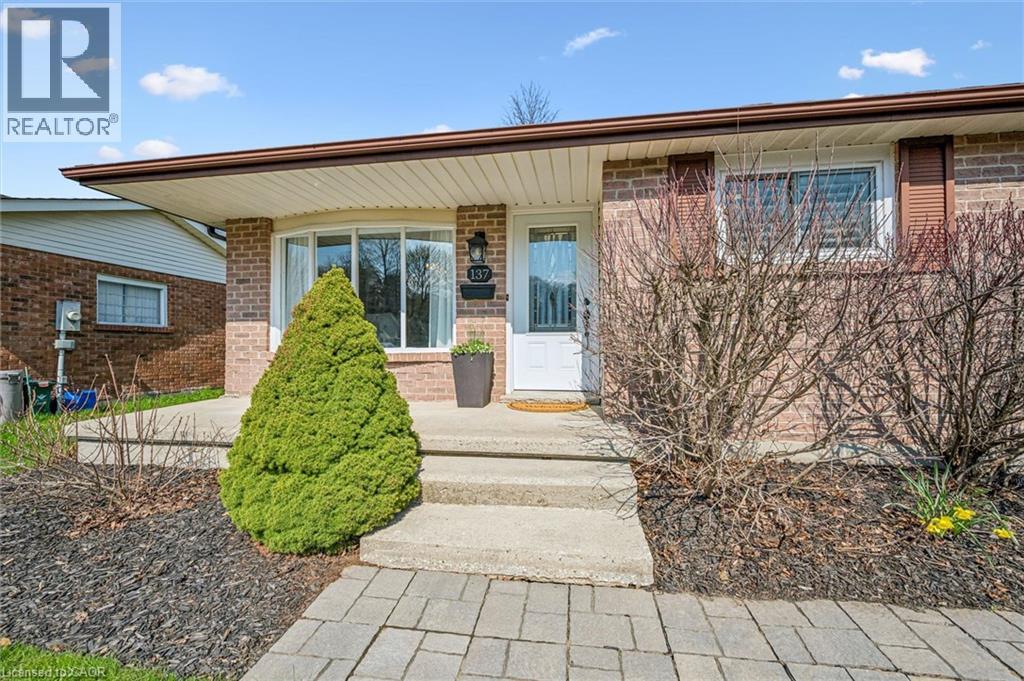 137 CEDAR CREST Street thumbnail 6