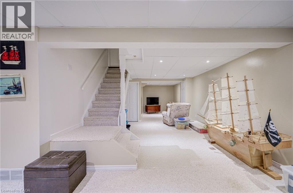 207 STOKE Drive thumbnail 33