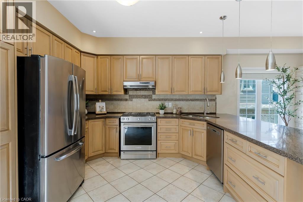 227 CHESTNUT HILL Crescent thumbnail 17