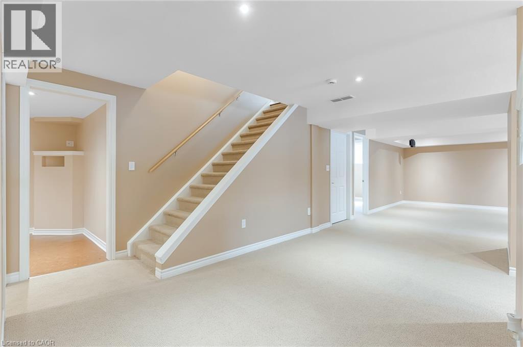 227 CHESTNUT HILL Crescent thumbnail 31