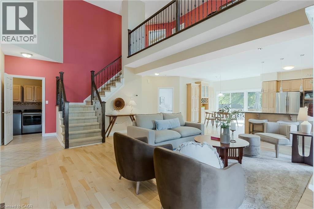 227 CHESTNUT HILL Crescent thumbnail 10