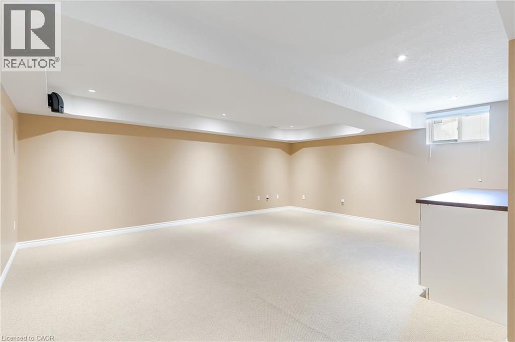 227 CHESTNUT HILL Crescent thumbnail 33