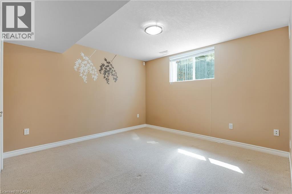 227 CHESTNUT HILL Crescent thumbnail 35