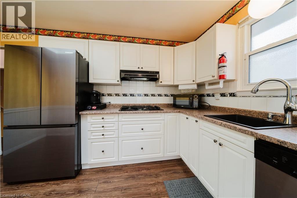 1209 VALENTINE Drive thumbnail 13