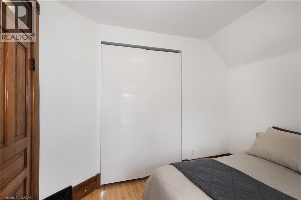 18 THERESA Street thumbnail 33