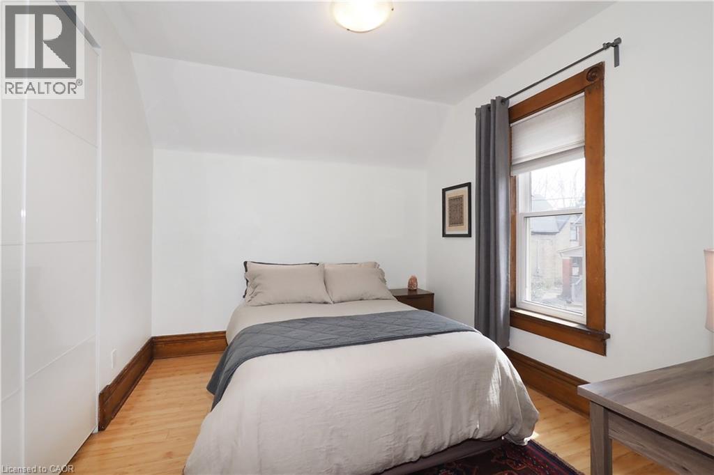 18 THERESA Street thumbnail 32