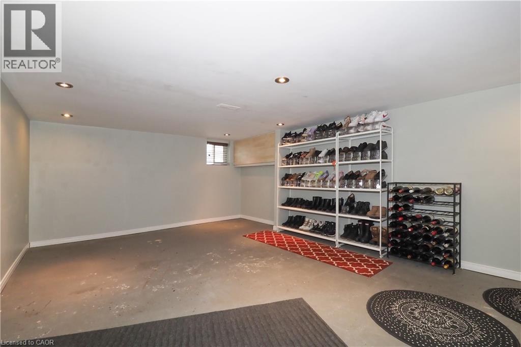 18 THERESA Street thumbnail 38