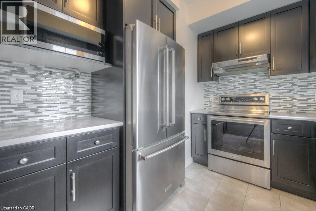 70 WILLOWRUN Drive Unit# F2 thumbnail 2