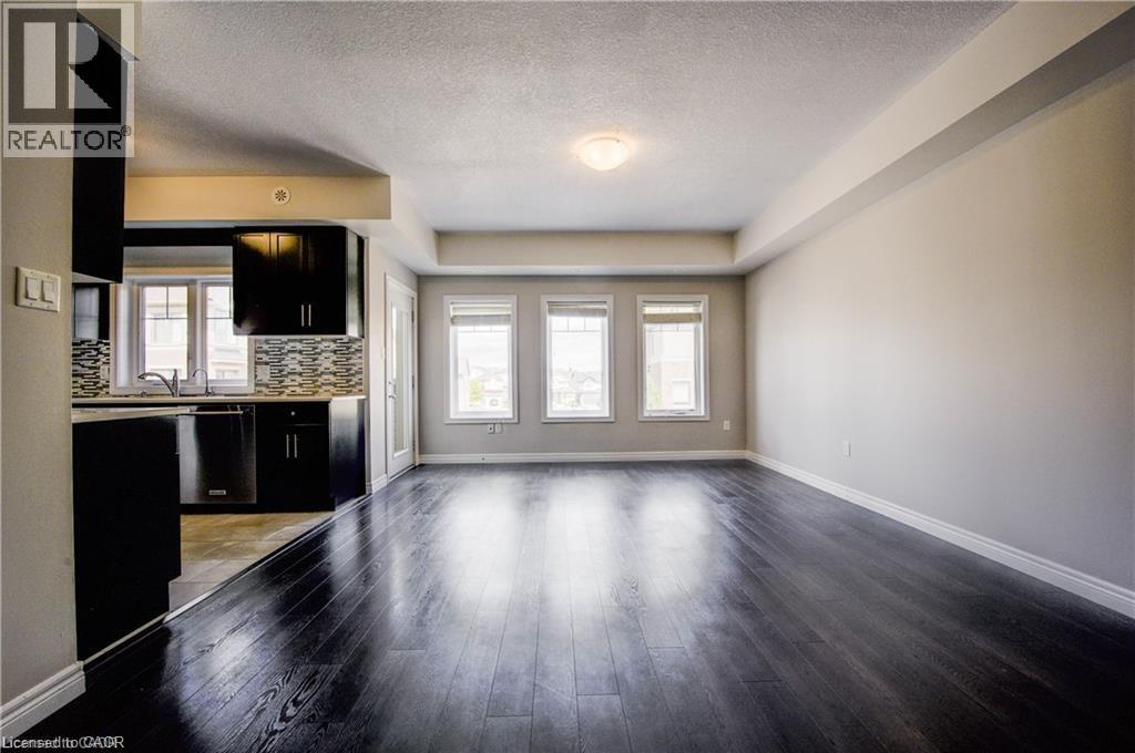 70 WILLOWRUN Drive Unit# F2 thumbnail 3