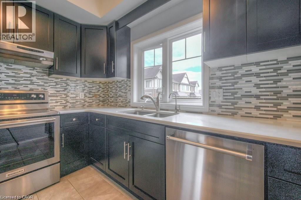 70 WILLOWRUN Drive Unit# F2 thumbnail 5