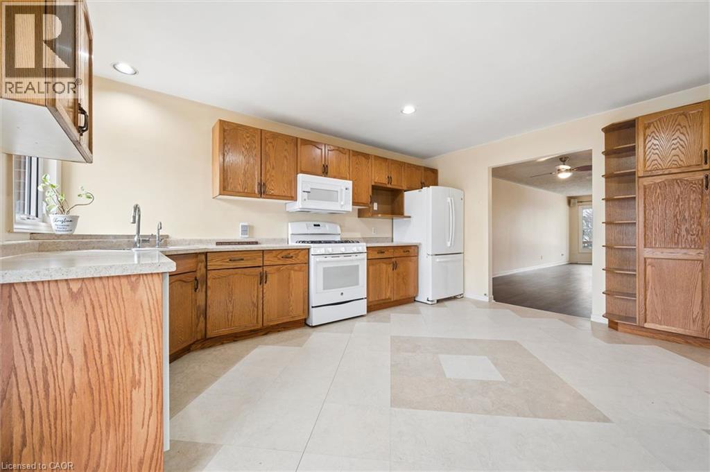 576 THORNDALE Drive thumbnail 11